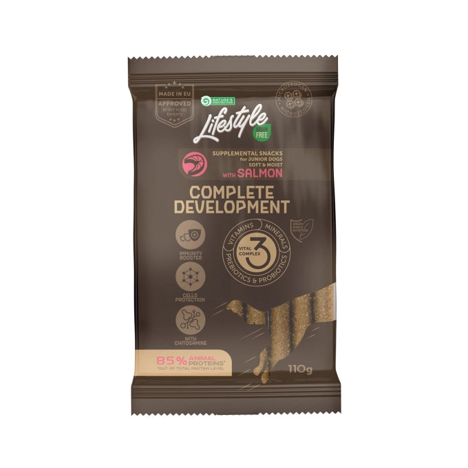 Natures Protection Lifestyle Snack GF Complete Development pentru Catei Juniori cu Somon