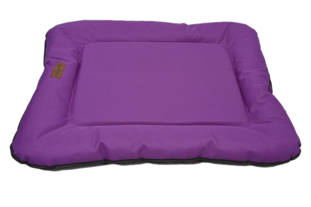 Saltea pentru câini sau pisici - perna 4DOG DELUXE camping m, 80x64x7cm, material impermeabil și rezistent la uzura, mov